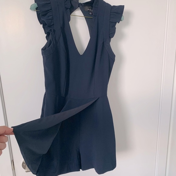Super cute navy blue romper size small - Picture 3 of 3